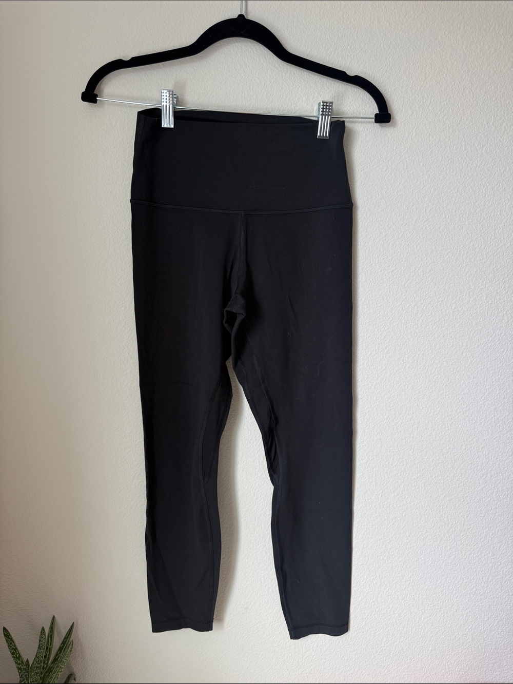 lululemon athletica Wunder Under Black Leggings with White Care Tag